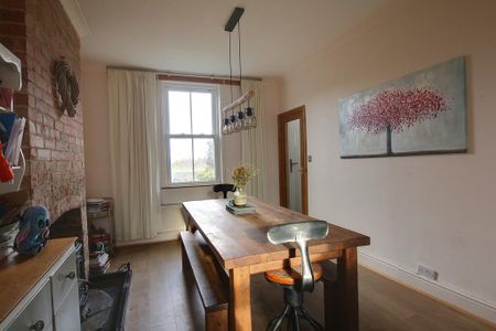 3 bedroom detached house to rent - Photo 2