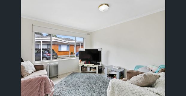 A Natural Position! - Photo 1