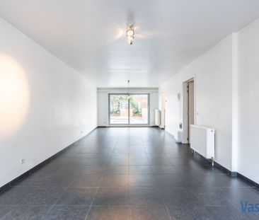 Lichtrijk leefappartement met 2 slaapkamers en terras - Photo 5