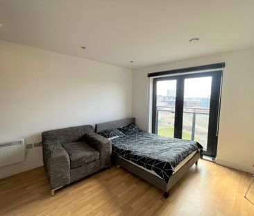 Studio to rent - Photo 1