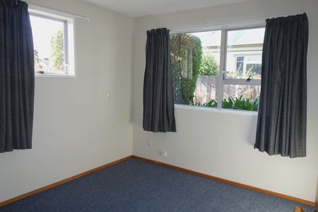 Tidy 2 Bedroom in Sydenham - Photo 2