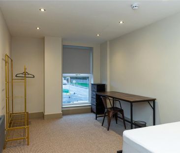 1 bedroom in a house share to rent - Photo 4