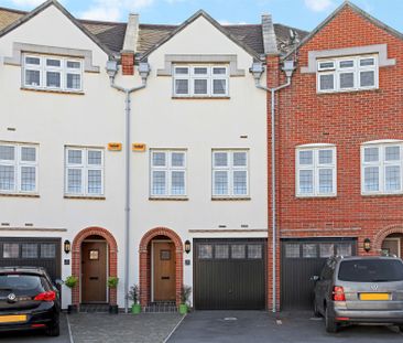 4 bedroom terraced house to rent - Photo 1