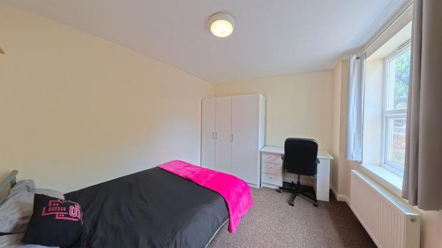 3 bedroom end of terrace house to rent - Photo 1