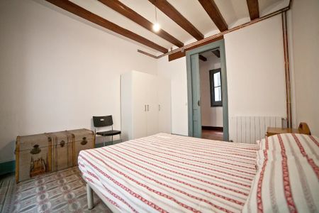 Carrer dAvinyó, Barcelona, Catalonia 08002 - Photo 4