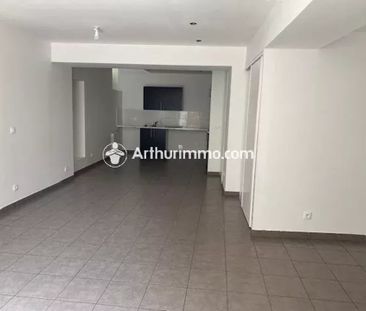 Location Appartement 3 pièces 87 m2 à Corbeil-Essonnes - Photo 2