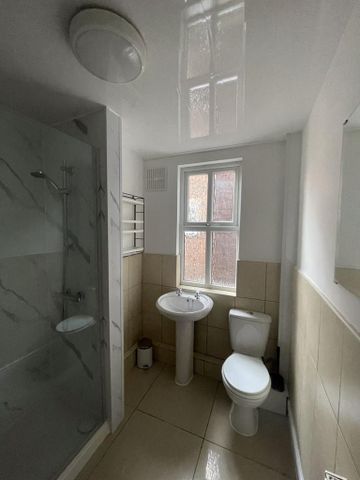 3 bedroom apartment to rent - Photo 5