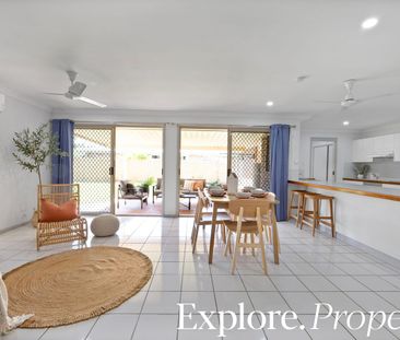 Walking distance to Bucasia Beach! - Photo 1