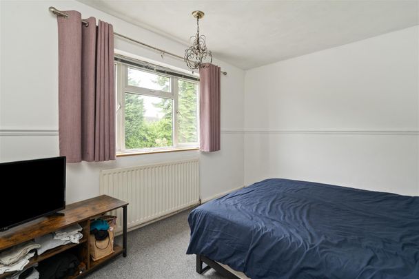 3 bed semi-detached house to rent in Hobs Moat Road, Solihull, B92 - Photo 1