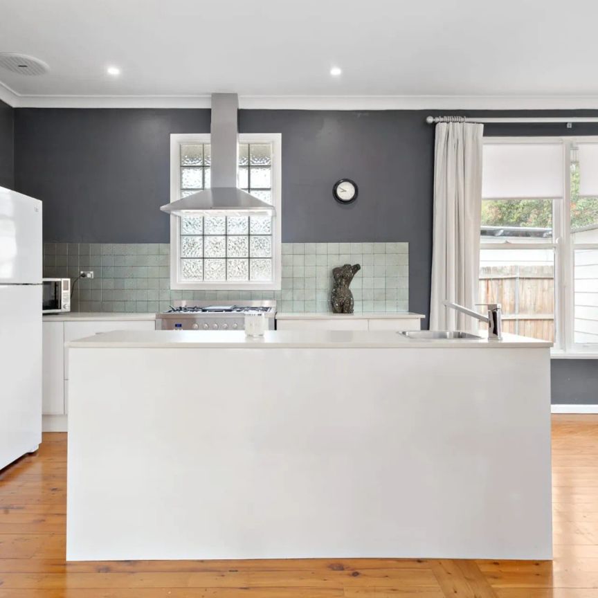 CHARMING 2 BEDROOM HOME - Photo 1