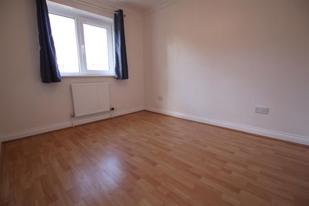 3 bed End of Terrace House for let - Photo 5