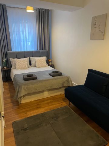 3 Bed Maisonette, Parfett Street, E1 - Photo 2