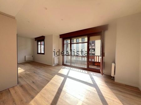 Alquiler de piso en Calle Paulino Mendivil - Photo 5