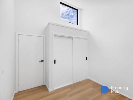 "Brand new treat!" - Photo 5