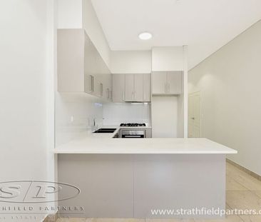 Ground Level, Luxury Living - Photo 2