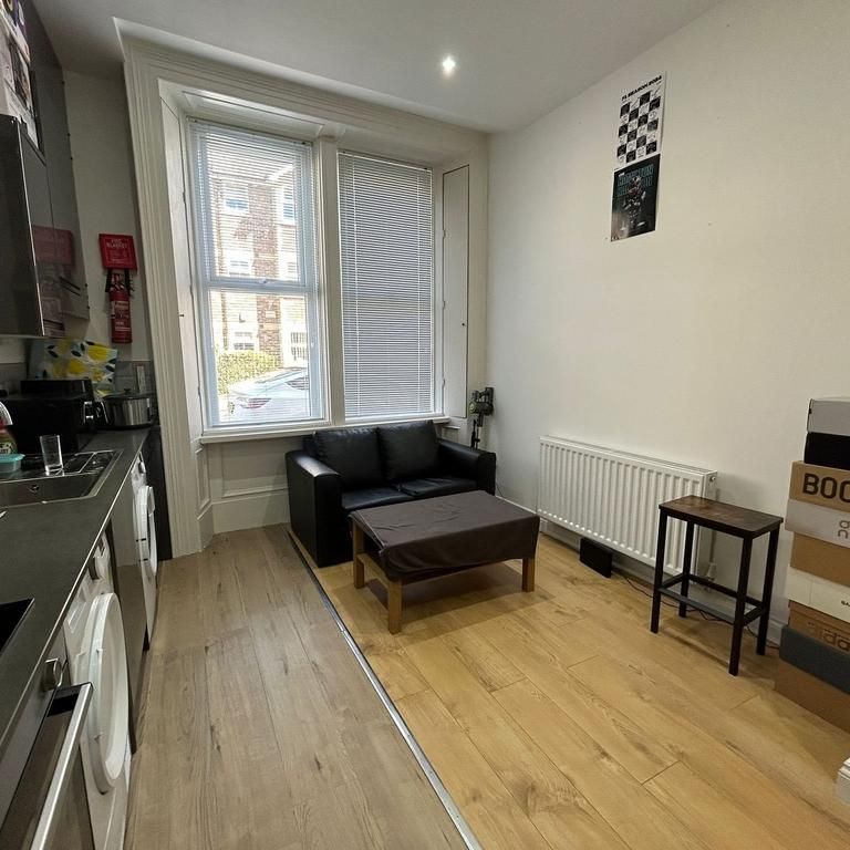 1 bedroom flat to rent - Photo 1