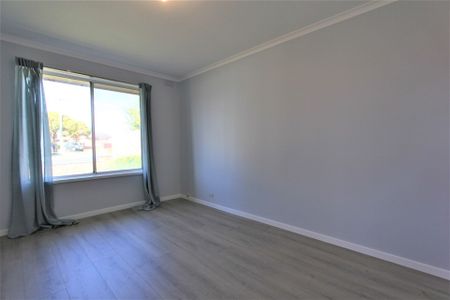 Lovely Property Awaiting a Family! - Photo 3