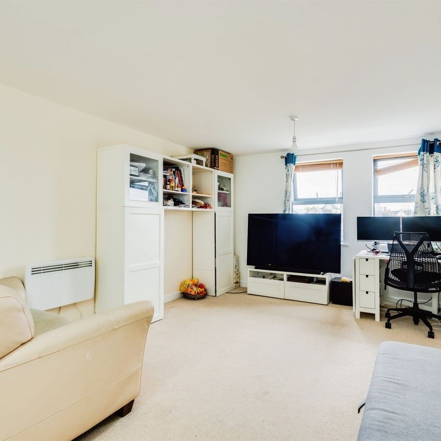 Harding Street, Swindon - Photo 1