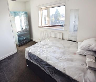 4 bedroom apartment to rent - Photo 6