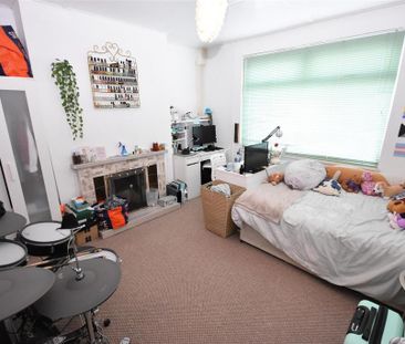 4 bedroom property to rent - Photo 6