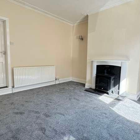 St Elmo Gove, East End, LS9 - Photo 1