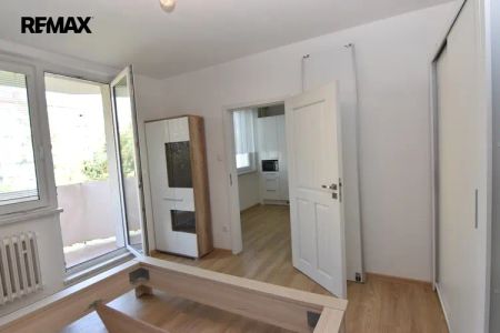 Nabízíme pronájem vybaveného bytu 3+1, 72 m - Photo 3