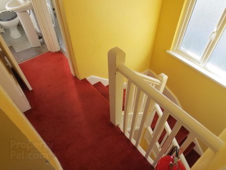 Great 4 Bedroom Student House, 56 Wellesley Avenue, BT96DH, Belfast - Photo 3