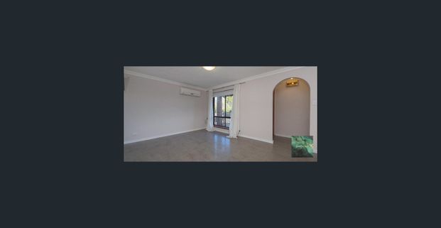 Beautifully Renovated Upstairs Apartment - Photo 1