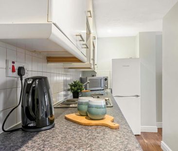 1 bedroom flat to rent - Photo 4