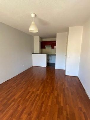 Appartement à louer - 2 pièces - 37 m² - Photo 1