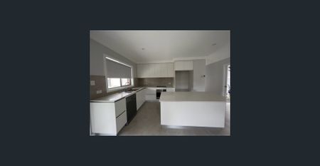 Executive Style Villa in North - Photo 3