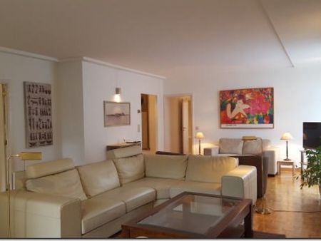 IXELLES : APPARTEMENT MEUBLE 3 CHAMBRES + TERRASSE + GARAGE - Ixelles - Foto 2