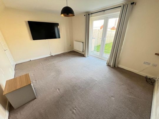 3 bedroom semi-detached house to rent - Photo 1