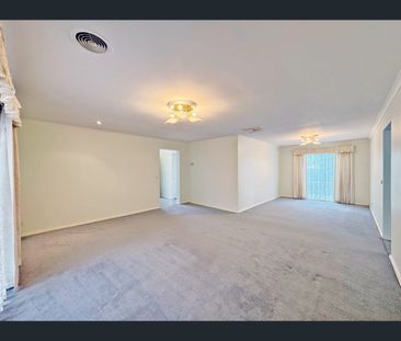 11 Elliott Court, Burnside, Vic 3023 - Photo 1