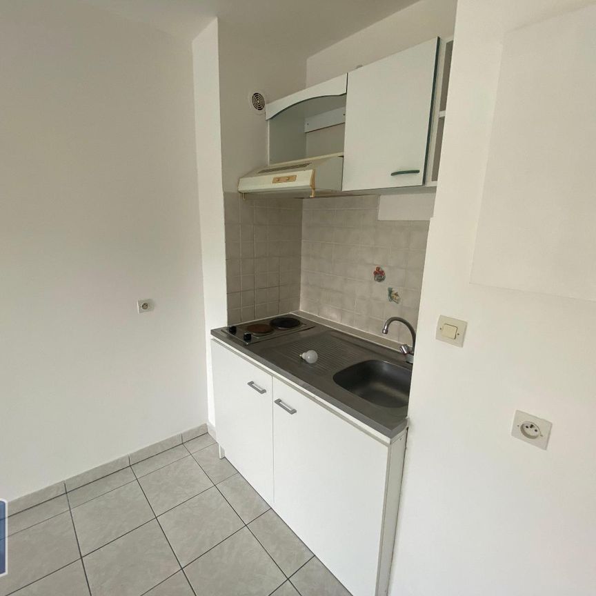 Location Appartement 1 pièce 20m² STE CLOTILDE 97490 - Photo 1