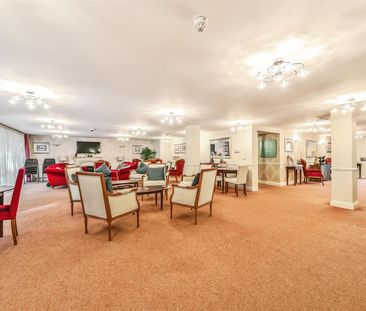 Stokes Lodge, Camberley - Photo 5