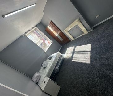 Room in a Shared House, Stratford Road, B11 - Photo 2