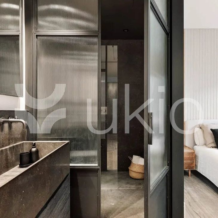 Barcelona Capital, Catalonia 08003 - Photo 1