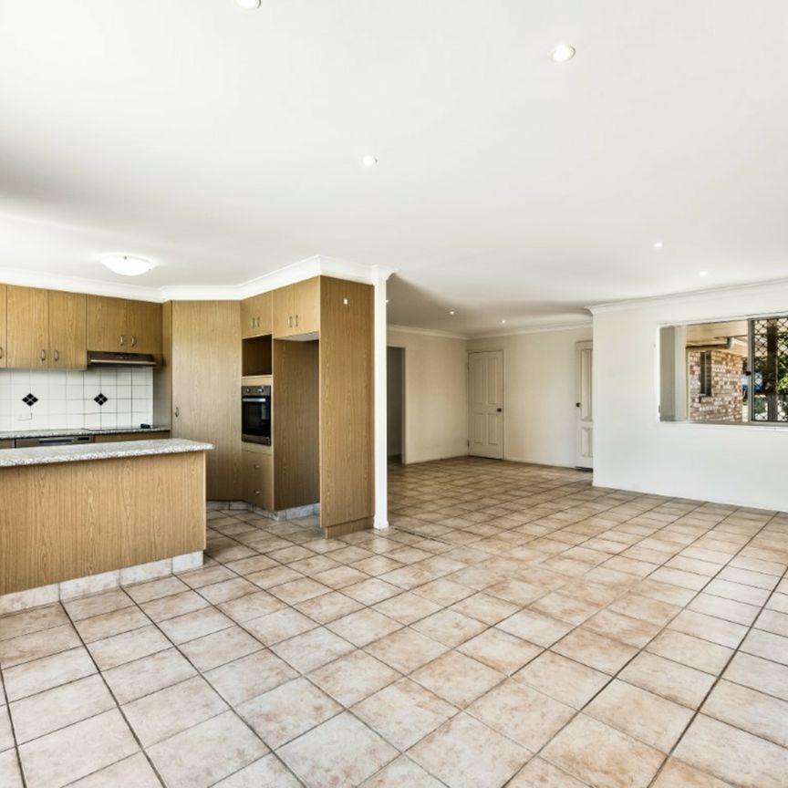 2/4A Blake Street, WILSONTON - Photo 1