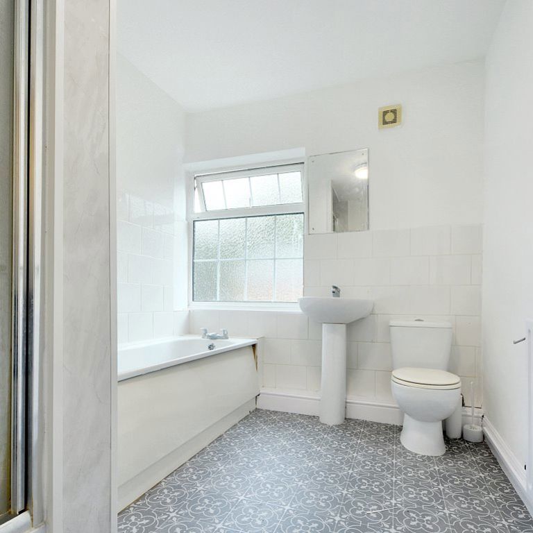 Wilford Lane, West Bridgford, NG2 7RL - Photo 1