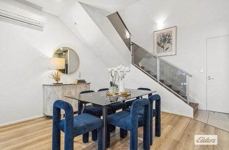 When Size Does Matter! 262 sqm in Title. Prestigious Apartment with 270 Degree Fantastic View - Photo 3