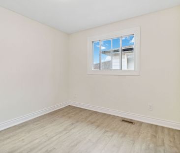 For Lease - 3642 Ellengale Drive, Mississauga, Ontario - Photo 2