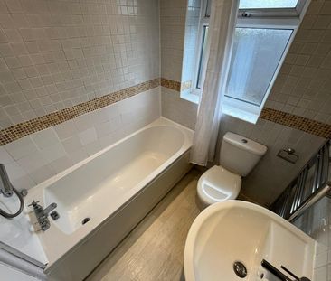 3 bedroom semi-detached house to rent - Photo 3