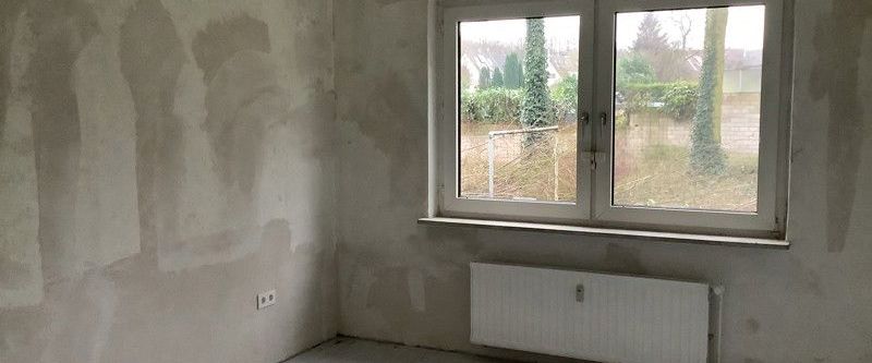 Selbst gestalten: Gut aufgeteilte 3-Zimmer-Erdgeschosswohnung mit Balkon in zentraler Lage - Photo 1