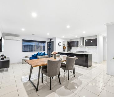 Modern Family Living with Space, Style & Everyday Convenience - Photo 3