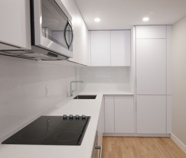 4590 Chemin Queen Mary - Photo 1