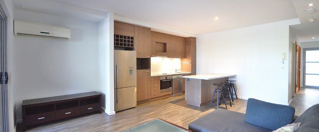 STUNNING PARTLY FURNISHED 1X1 BOASTING LOCATION AND LIFESTYLE! - Photo 1