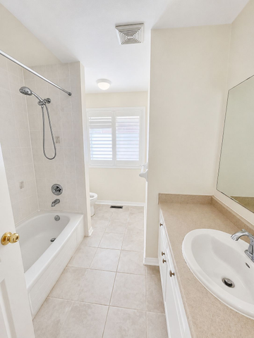 For Lease - 2372 Cornerbrooke Crescent, Oakville, Ontario - Photo 4