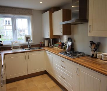 3 bedroom semi-detached house to rent - Photo 6