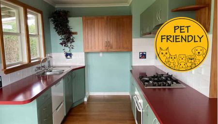 Bright & Beautiful Three Bedroom Home - Photo 2